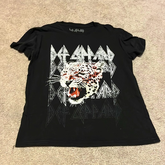 this is a large but is a little small and is super cool and comfy - Picture 1 of 2